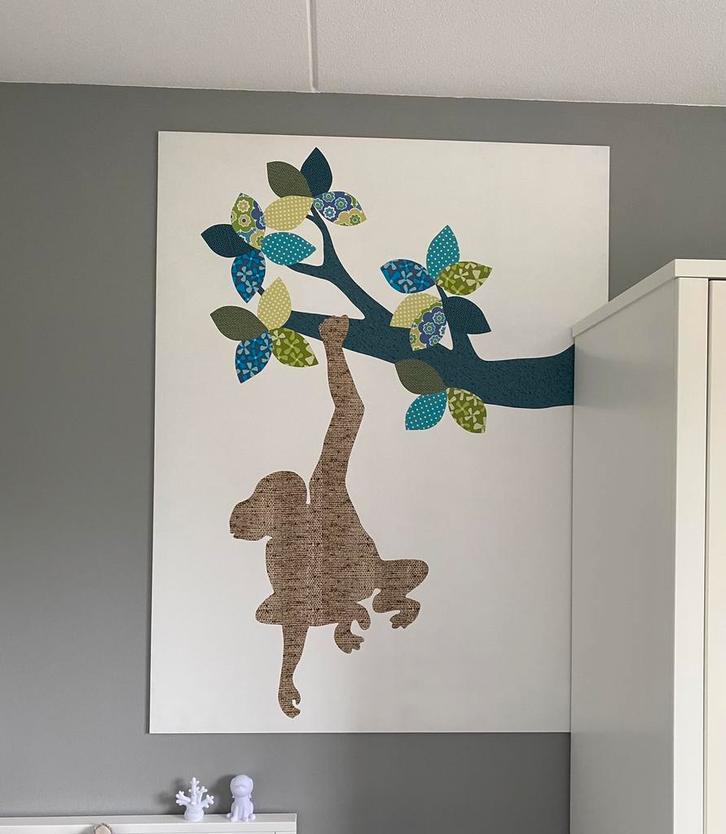 Grote muurplaat met aap hangend aan tak 160x122x1.2, Kinderen en Baby's, Kinderkamer | Inrichting en Decoratie, Zo goed als nieuw