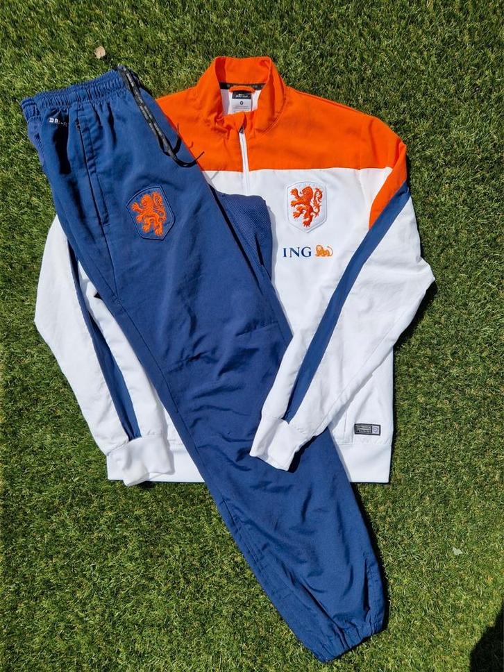 Nederlands elftal trainingspak 2014 KNVB Oranje shirt jack L, Kleding | Heren, Sportkleding, Zo goed als nieuw, Voetbal, Maat 52/54 (L)