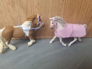 Schleich halsters beschikbaar voor biedingen