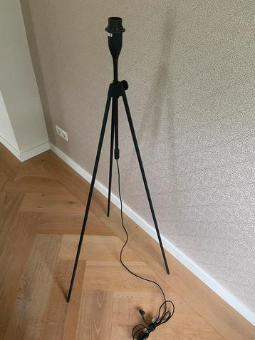 Zuiver Lesley vloerlamp met driepoot beschikbaar voor biedingen