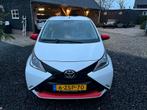 Toyota Aygo 1.0 12V Vvt-i Ddrs 2015 X PLAY Wit, Auto's, Voorwielaandrijving, 4 stoelen, Wit, Origineel Nederlands