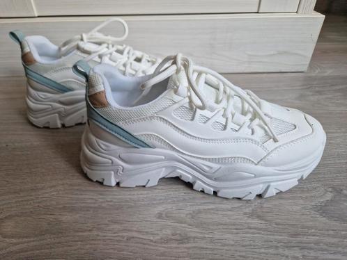 Te koop: nieuwe witte gymschoenen/sneakers Oxmox maat 37, Kinderen en Baby's, Kinderkleding | Schoenen en Sokken, Nieuw, Sportschoenen