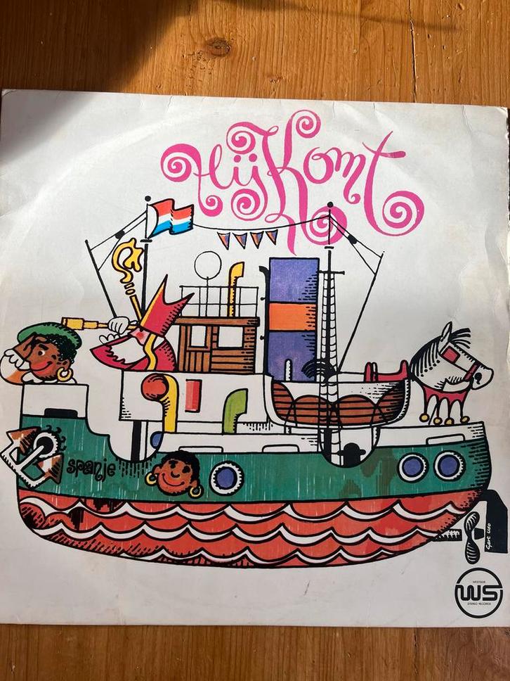 LP - Hij Komt! - Sinterklaasliedjes, Cd's en Dvd's, Vinyl | Kinderen en Jeugd, Muziek, Ophalen of Verzenden