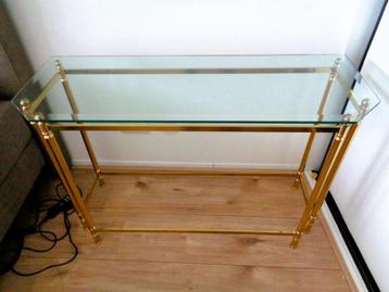 Messing bijzettafel met glasplaat er op beschikbaar voor biedingen