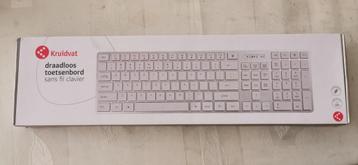 Draadloos keybord nieuw in doos beschikbaar voor biedingen