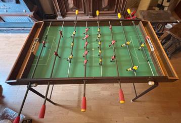 Vintage tafelvoetbal jaren ’70 – stoer & retro beschikbaar voor biedingen