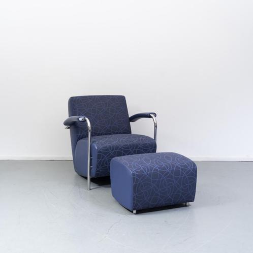1x Leolux Scylla fauteuil blauw rondjes motief + hocker, Huis en Inrichting, Fauteuils, Zo goed als nieuw, Leer, Ophalen of Verzenden
