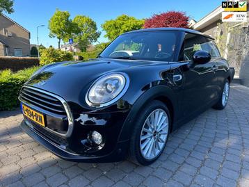 Mini Cooper 1.5 Pepper Serious Business Automaat, Xenon beschikbaar voor biedingen