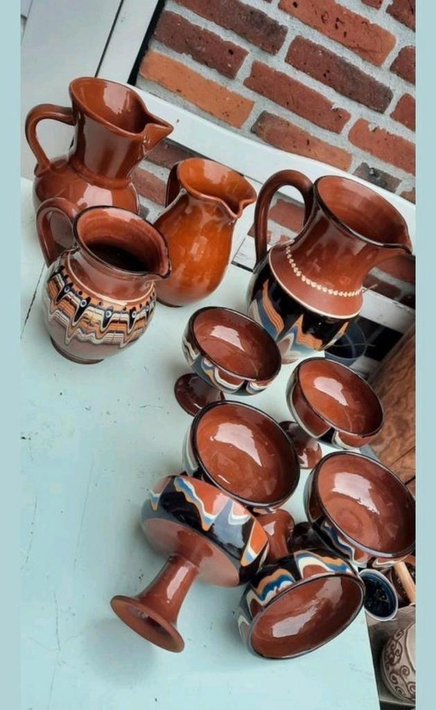 Vintage Bulgaars aardewerk servies., Antiek en Kunst, Antiek | Servies compleet, Ophalen of Verzenden