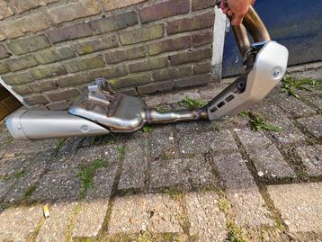 Originele Yamaha MT-07 2022 uitlaat beschikbaar voor biedingen