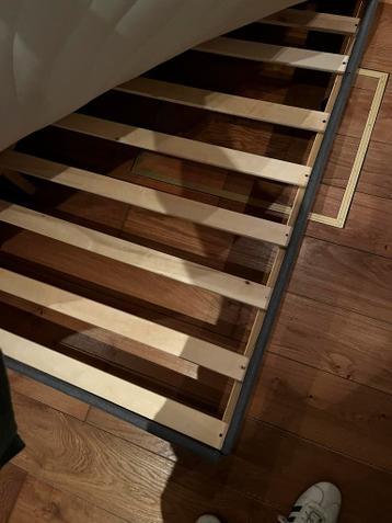 Ikea Bedframe + Matras 180x200cm - afbeelding 2