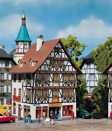 Faller: Stadshuis met passage NIEUW beschikbaar voor biedingen