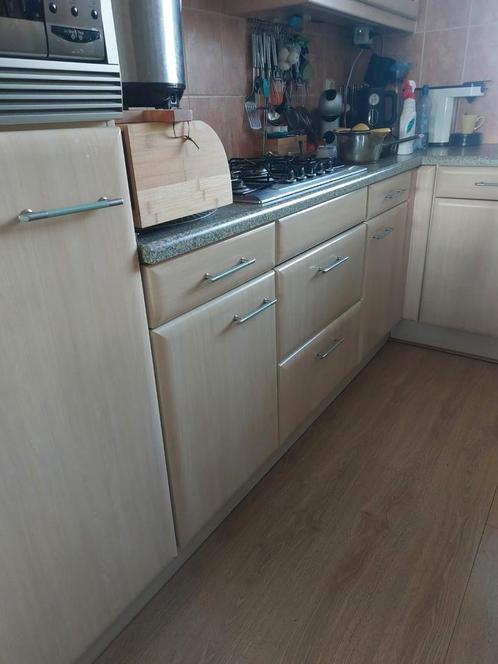 Keukendeurtjes beige met mint/zilvere handvaten, Huis en Inrichting, Keuken | Complete keukens, Zo goed als nieuw, Ophalen
