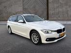BMW 3 Serie Touring 318d Corporate Lease Sport (bj 2015), Auto's, Automaat, 745 kg, 4 cilinders, Wit