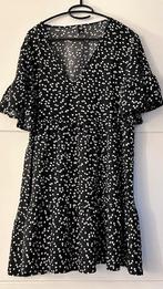 Zwart kleed met witte hartjes en korte mouwen, Kleding | Dames, Jurken, Zwart, Maat 46/48 (XL) of groter, Ophalen of Verzenden