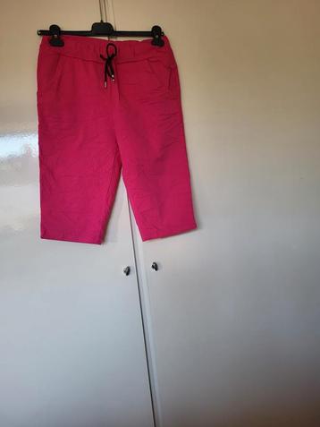 MADE IN ITALY KORTE BROEK  beschikbaar voor biedingen
