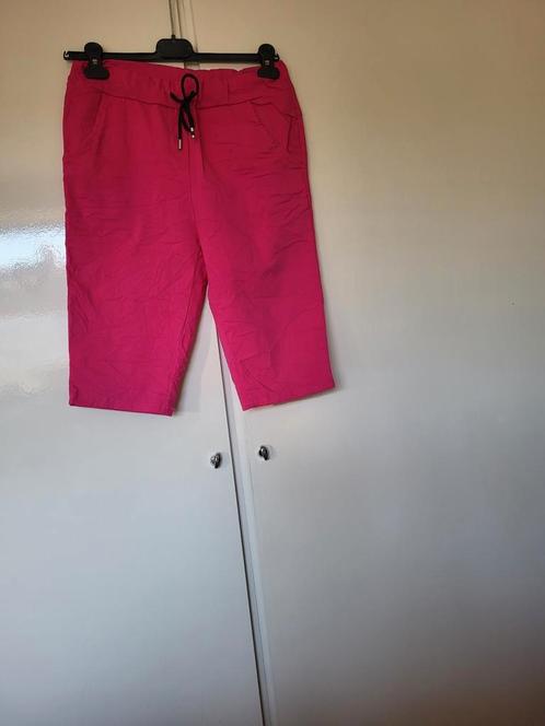 MADE IN ITALY KORTE BROEK, Kleding | Dames, Broeken en Pantalons, Zo goed als nieuw, Maat 38/40 (M), Roze, Kort, Verzenden