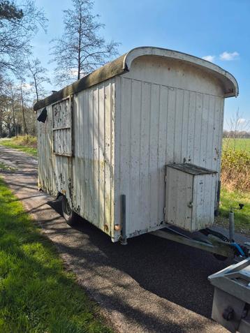 Snelverkeer Schaftwagen Metaal Schaftkeet Bouwkeet Pipowagen beschikbaar voor biedingen