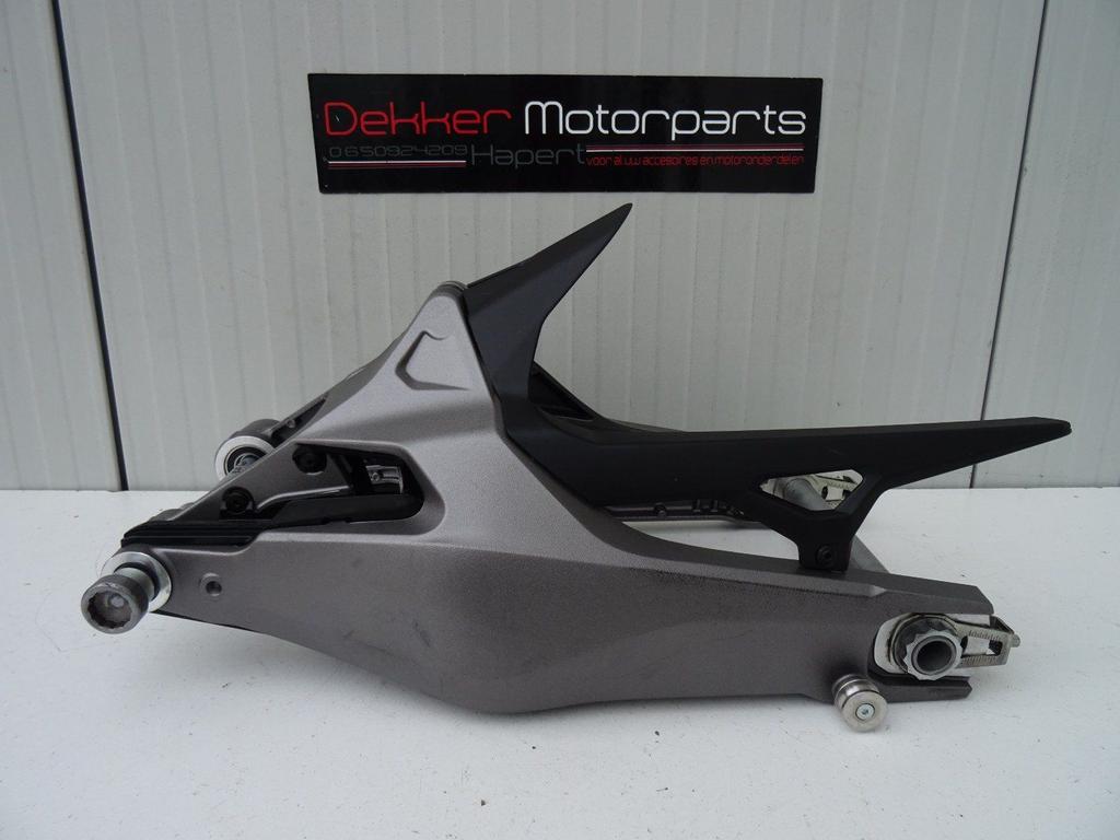 Achterbrug / Swingarm Ducati Monster 821 2018-2019-2020 >, Gebruikt, -, -, Ophalen of Verzenden