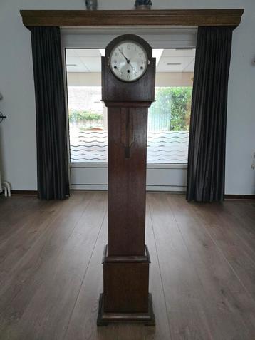 Antieke Klok - Opknapper beschikbaar voor biedingen