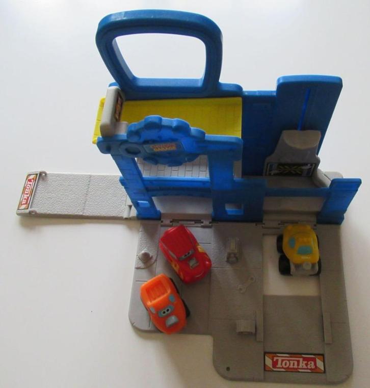 Tonka Garage met 6 autotjes, Kinderen en Baby's, Speelgoed | Speelgoedvoertuigen, Zo goed als nieuw, Ophalen