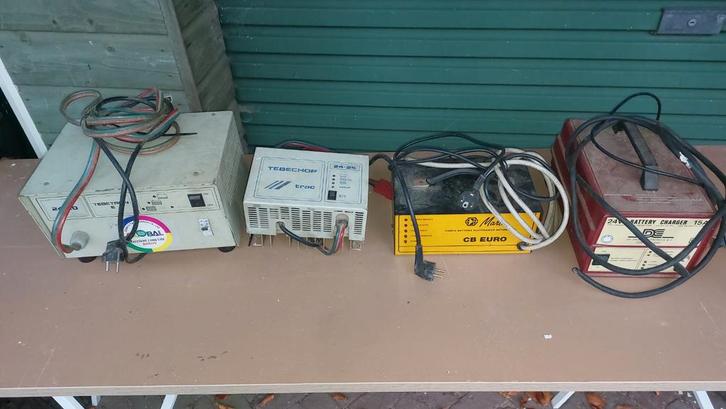 Oude Acculaders - Diverse merken, Auto-onderdelen, Accu's en Toebehoren, Overige automerken, Universele onderdelen, Gebruikt, Ophalen