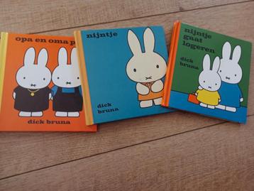 DICK BRUNA boekjes o.a. nijntje beschikbaar voor biedingen