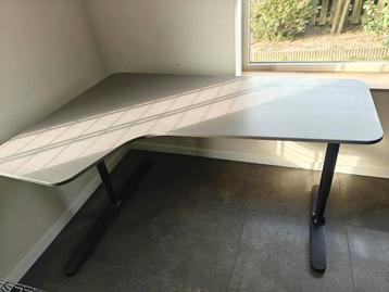 Ikea bureau Bekant - afbeelding 1