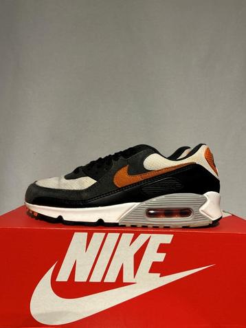 Maat 41 - Nike Air Max 90 White Starfish Black  beschikbaar voor biedingen
