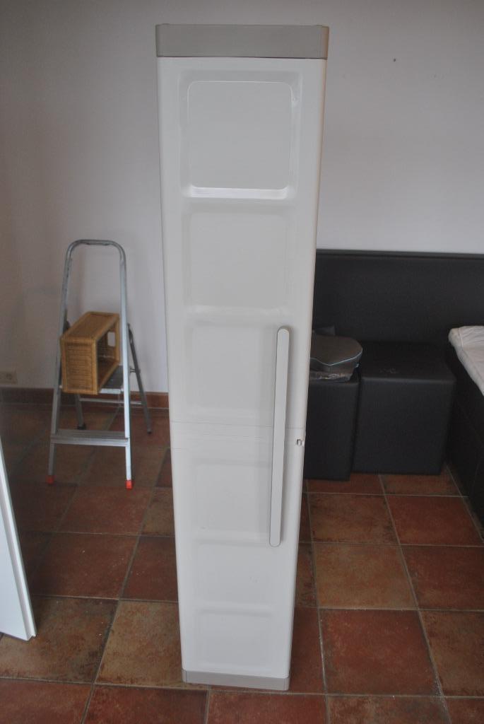 Tuinkast, Keter, kunststof, 147 bij 33 bij 45 cm, Tuin en Terras, Bergingen en Tuinkasten, Gebruikt, Overige typen, Kunststof