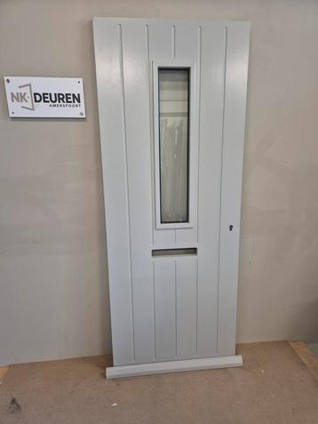 Geïsoleerde moderne voordeur (83x211,5) NIEUW beschikbaar voor biedingen