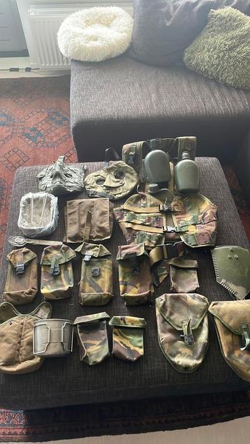 Defensie / KL / Landmacht Gevechtsartikelen & Uitrusting beschikbaar voor biedingen