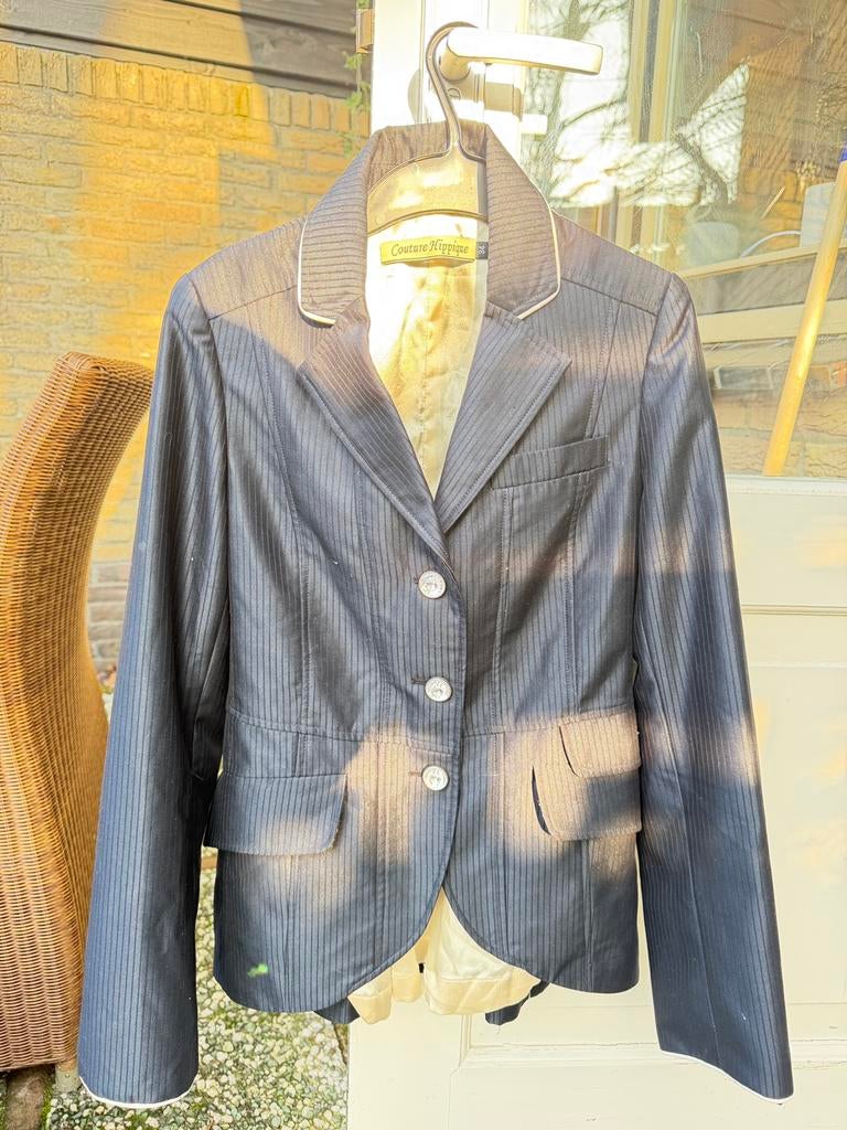 Zeer mooi wedstrijdjasje van Couture Hippique maat 34, Ophalen of Verzenden, Zo goed als nieuw, Dressuur, Bovenkleding