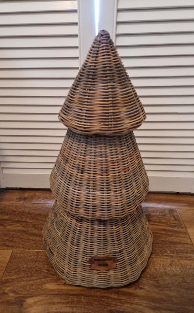 Riviera Maison rustic rattan kerstboom maat L., Diversen, Kerst, Zo goed als nieuw, Ophalen of Verzenden