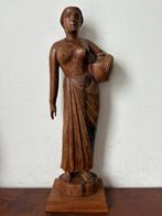Beeld hout vrouw half naakt met waterkruik, Ophalen of Verzenden
