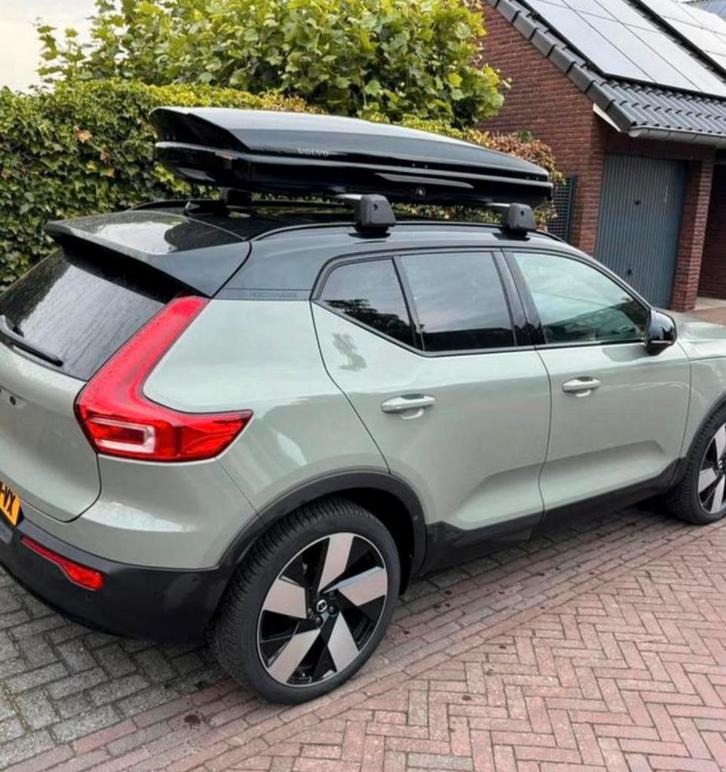 TE HUUR: VOLVO dakkoffer Spacedesign 420 evt. + dakdragers, Auto diversen, Dakkoffers, Zo goed als nieuw, Ophalen