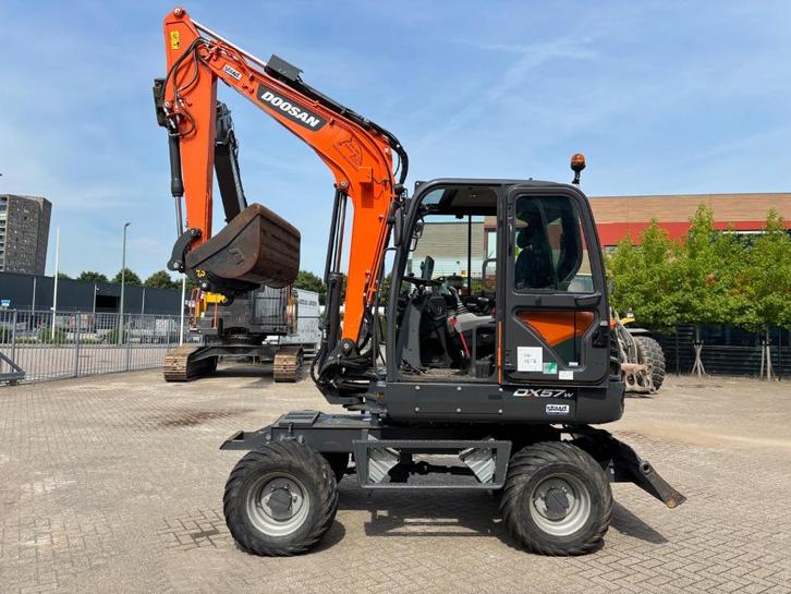 Doosan DX57W-5 2018 750 UUR 46.500-,, Zakelijke goederen, Machines en Bouw | Kranen en Graafmachines, Kraan, Ophalen