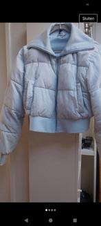 Licht blauwe jas divided maat s . Op de mouw zit een heel kl, Kleding | Dames, Jassen | Winter, Ophalen of Verzenden, Zo goed als nieuw