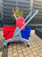 Dubbele mopwagen met wringer., Ophalen