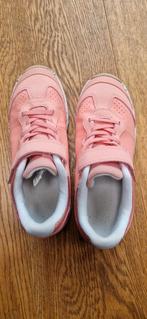 Gymschoenen, sportschoenen, zaalschoenen maat 37, Ophalen of Verzenden, Zo goed als nieuw, Jongen of Meisje, Sportschoenen