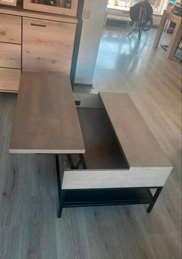 Nieuwe salontafel met opvergruimte beschikbaar voor biedingen