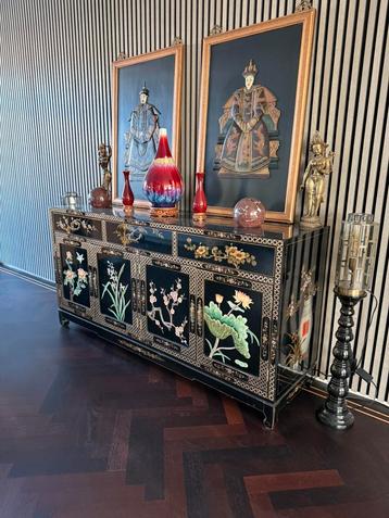 Prachtig Chinees dressoir beschikbaar voor biedingen