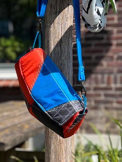 Clutch / Slingbag gemaakt van Kitesurf zeil, Watersport en Boten, Kitesurfen, Nieuw, Overige typen, Geen board, Ophalen of Verzenden