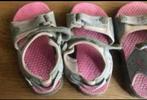 2 paar Roze Nike sandalen lengte 19 cm onder zool en 18 cm, Gebruikt, Meisje, Schoenen, Ophalen of Verzenden