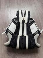 Lv sneaker orgineel maat 41,5 met bon, Kleding | Heren, Schoenen, Ophalen of Verzenden, Zo goed als nieuw, Zwart