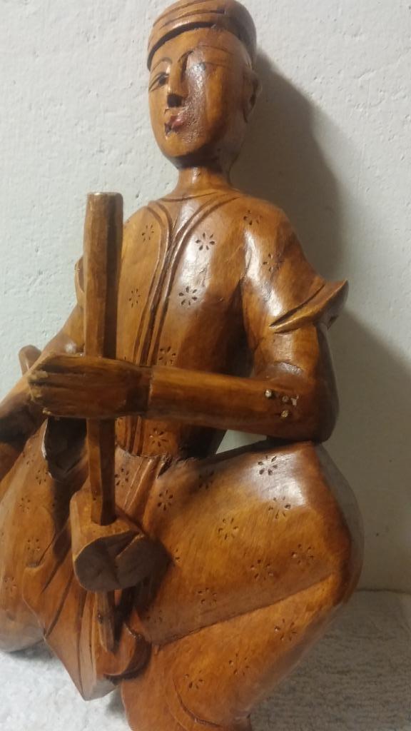 Houten wandpaneel van een man uit Nepal met een moker., Antiek en Kunst, Kunst | Niet-Westerse kunst, Ophalen of Verzenden