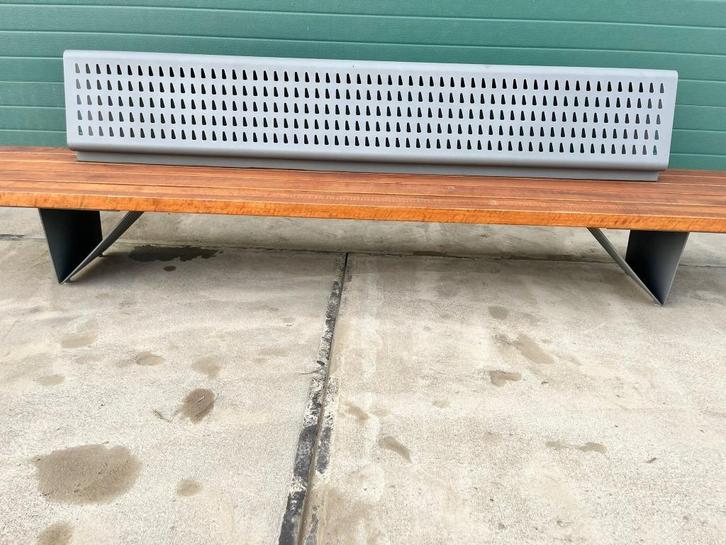 Prachtige grote tuinbank van ruim 3 meter, Tuin en Terras, Tuinbanken, Nieuw, Hout, Ophalen