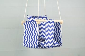 Baby Schommelstoel / Hangstoel beschikbaar voor biedingen