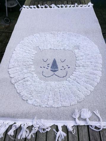 Vloerkleed 130 x 90 cm beschikbaar voor biedingen