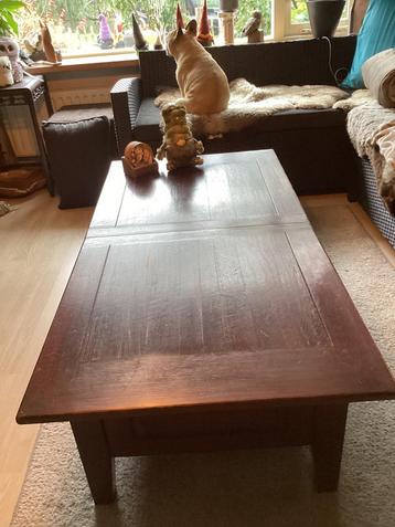 Salontafel, massief hout donkerbruin gelakt beschikbaar voor biedingen